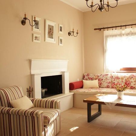 *Villa Pap-Live The Greek Hospitality In A Village* Nea Sampsounta エクステリア 写真
